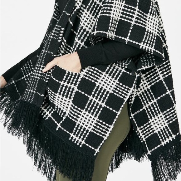 Justfab Black White plaid Fringe hooded cape with pockets size Medium - Picture 6 of 12